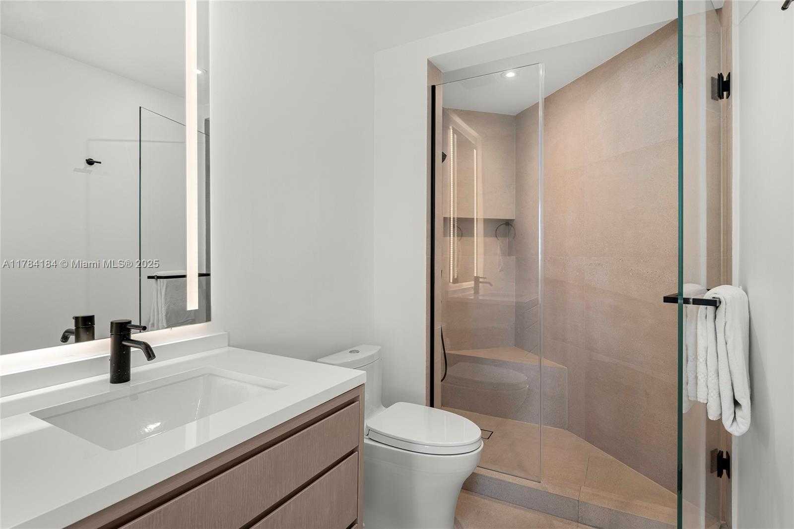 Small Image of 7600 FISHER ISLAND DR #7654, Miami Beach Number 41