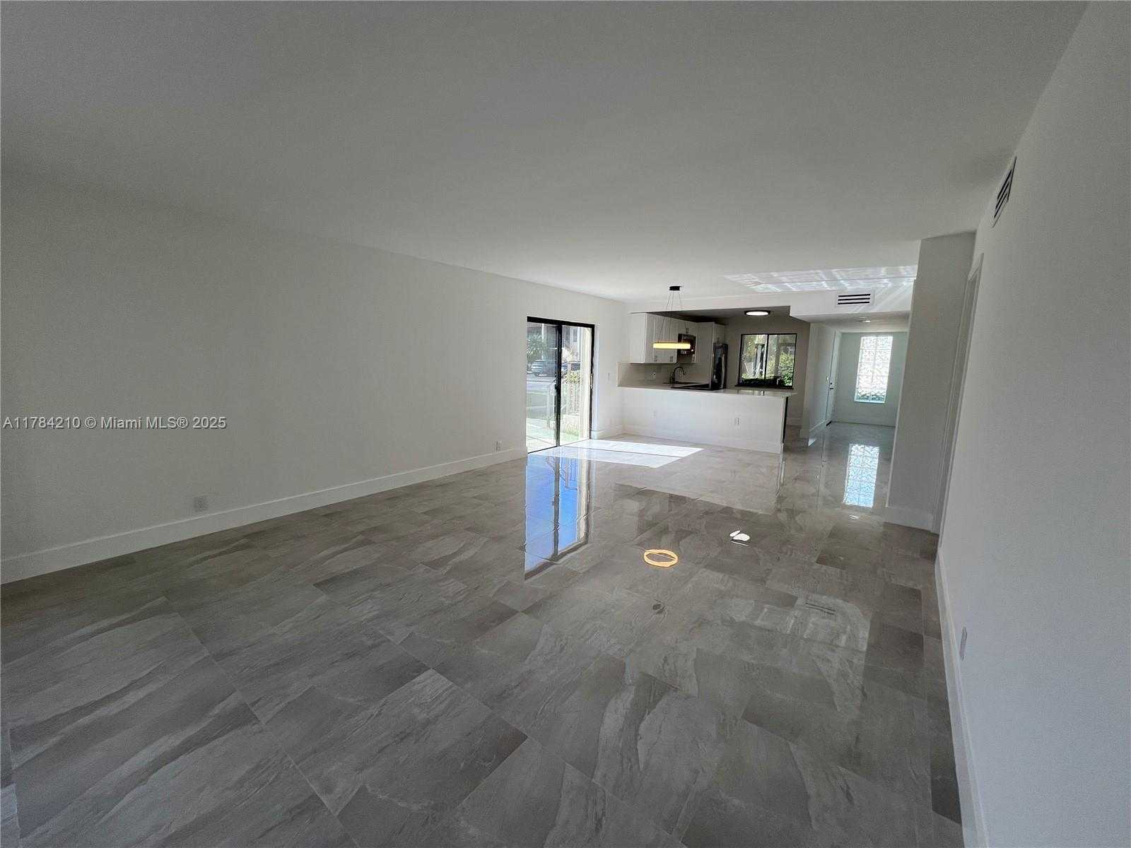 Small Image of 16461 BLATT BLVD #104, Weston Number 14