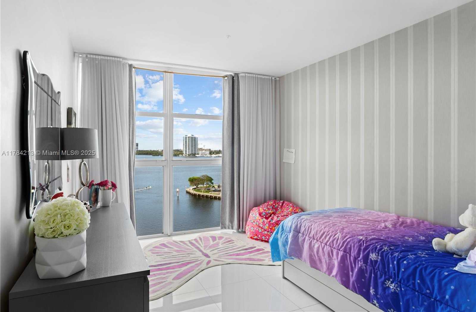 Small Image of 1000 WEST ISLAND BLVD #812, Aventura Number 12