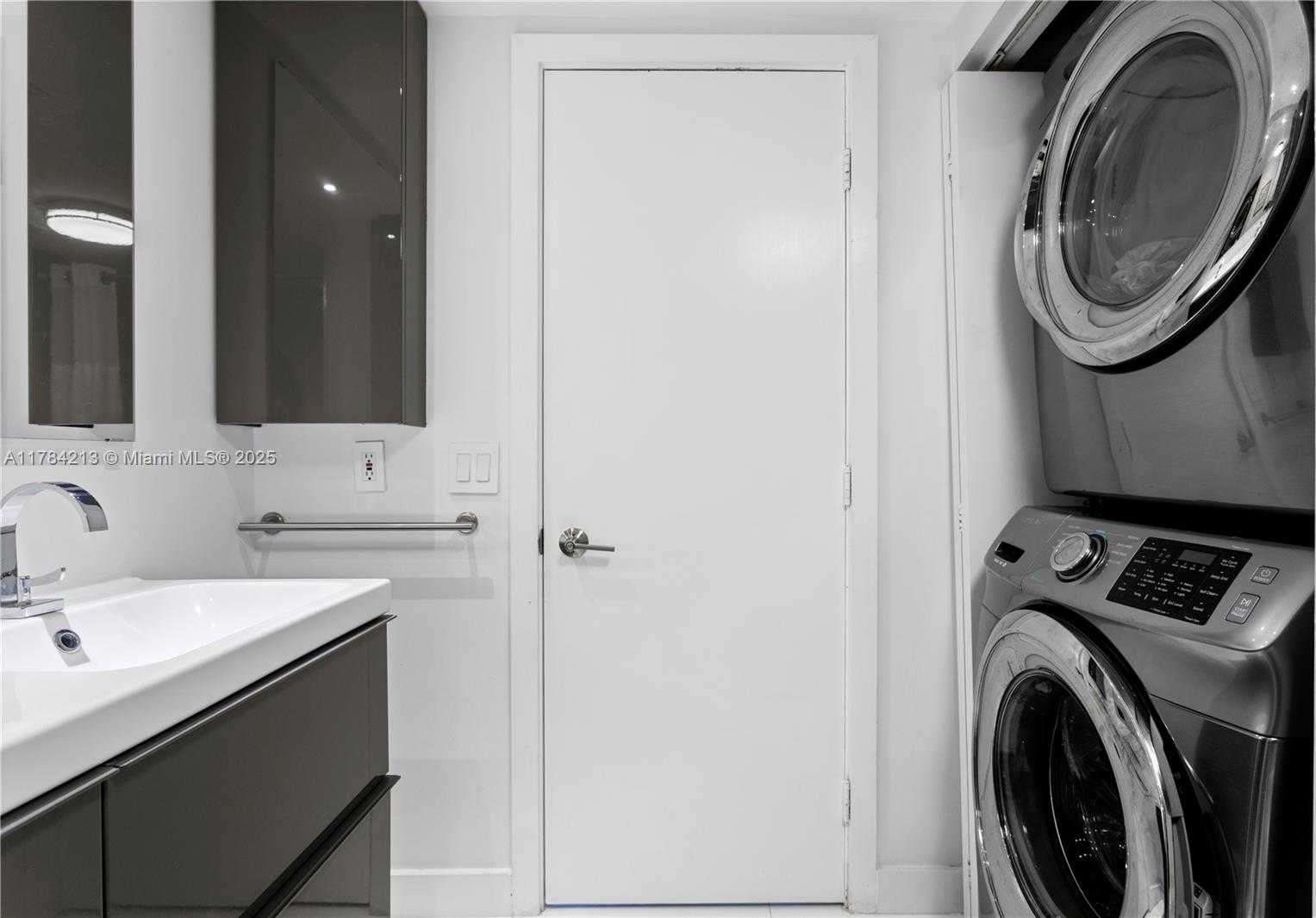 Small Image of 1000 WEST ISLAND BLVD #812, Aventura Number 14