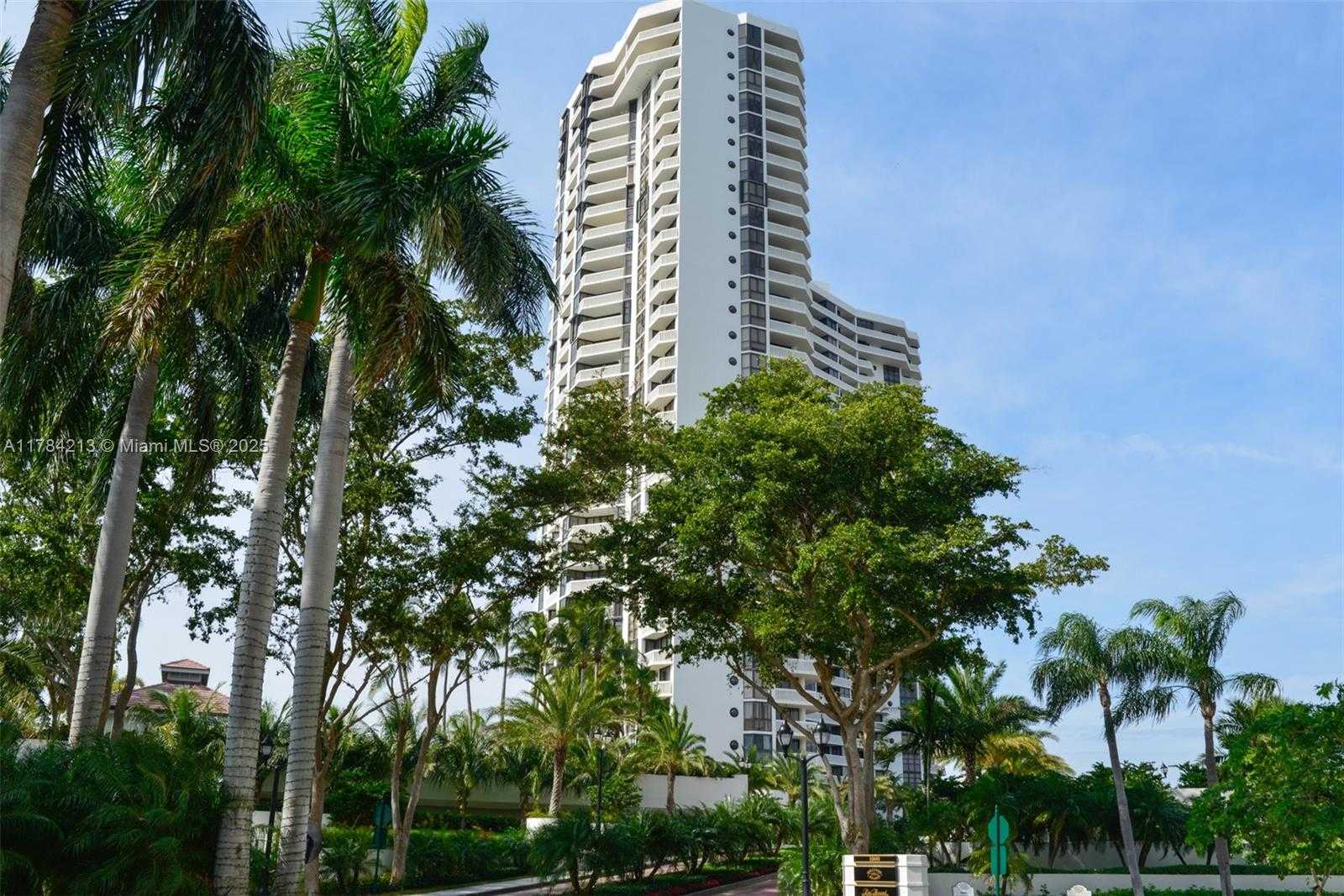 Small Image of 1000 WEST ISLAND BLVD #812, Aventura Number 19