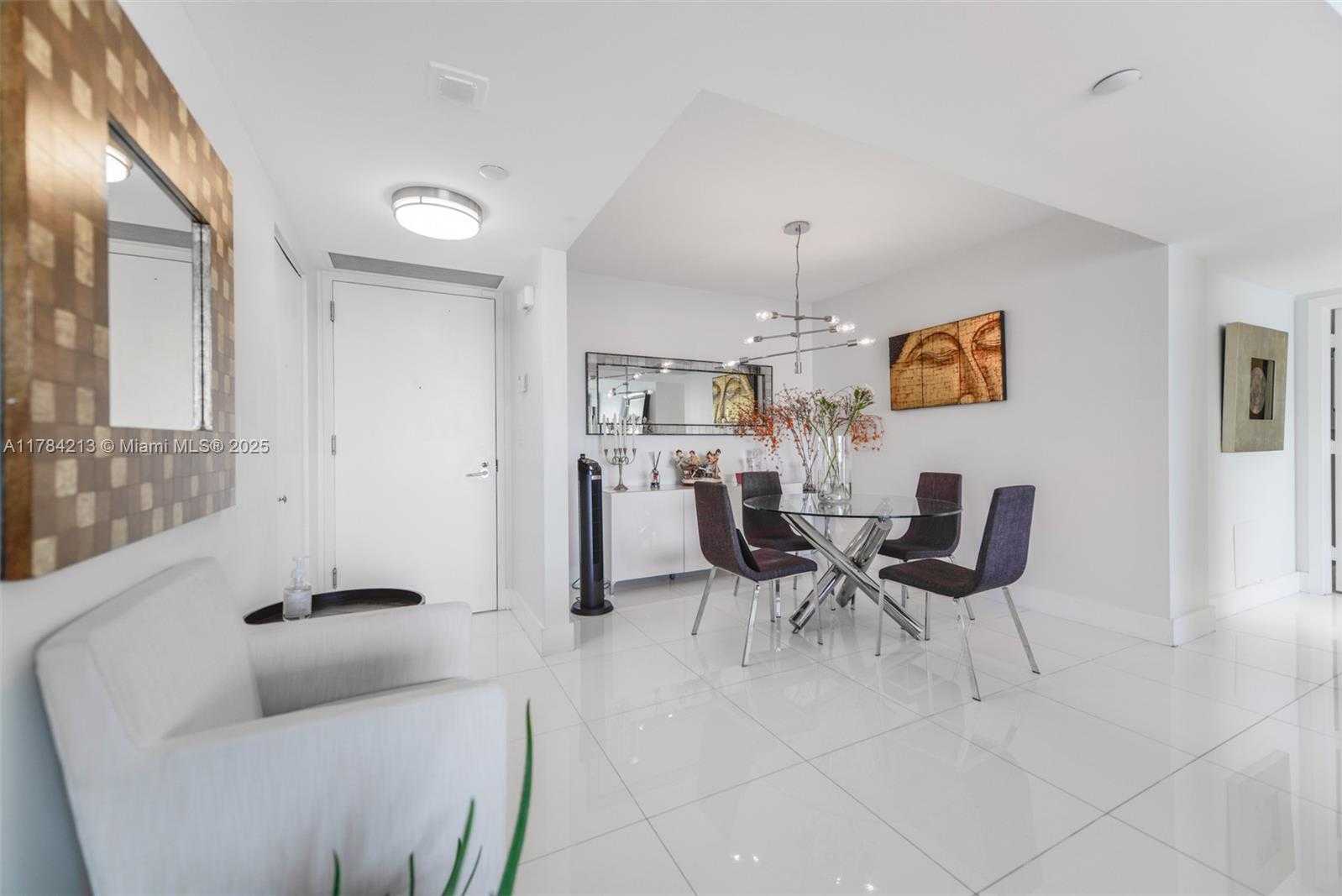 Small Image of 1000 WEST ISLAND BLVD #812, Aventura Number 6