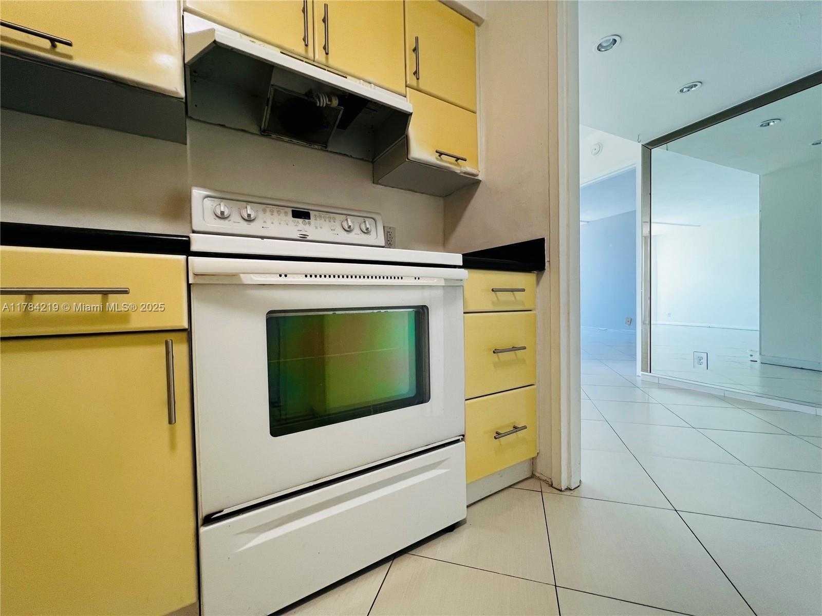 Small Image of 900 BAY DR #107, Miami Beach Number 11