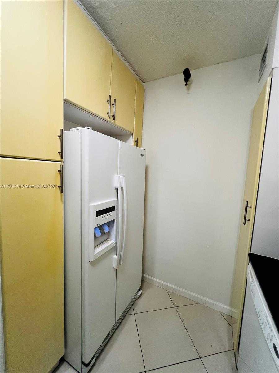 Small Image of 900 BAY DR #107, Miami Beach Number 12