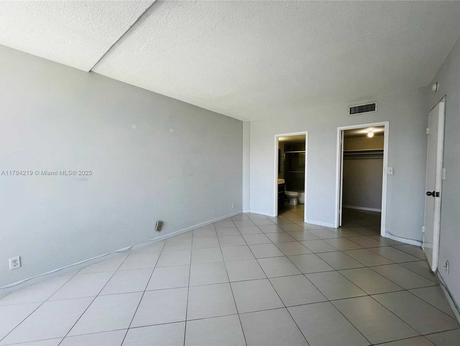Small Image of 900 BAY DR #107, Miami Beach Number 16
