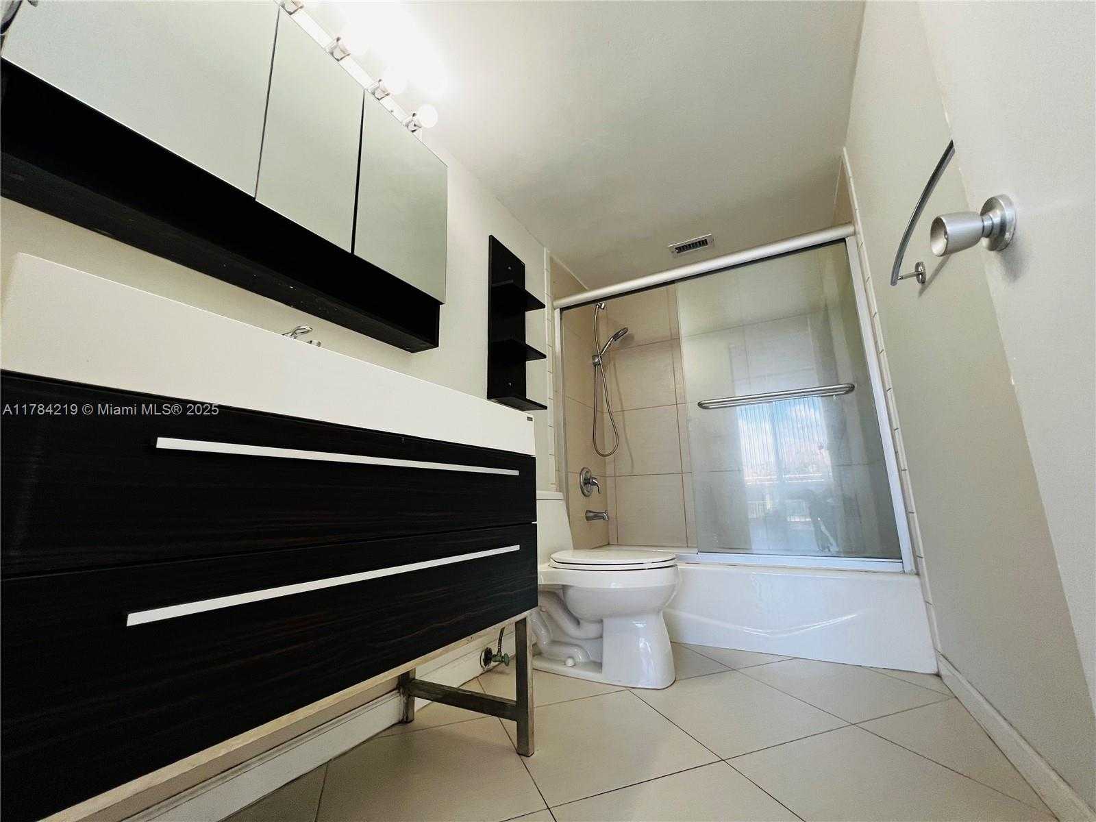 Small Image of 900 BAY DR #107, Miami Beach Number 17