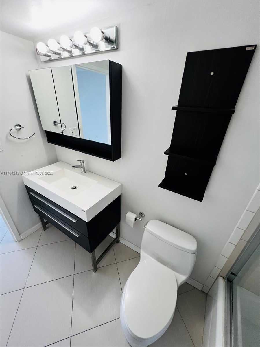 Small Image of 900 BAY DR #107, Miami Beach Number 18