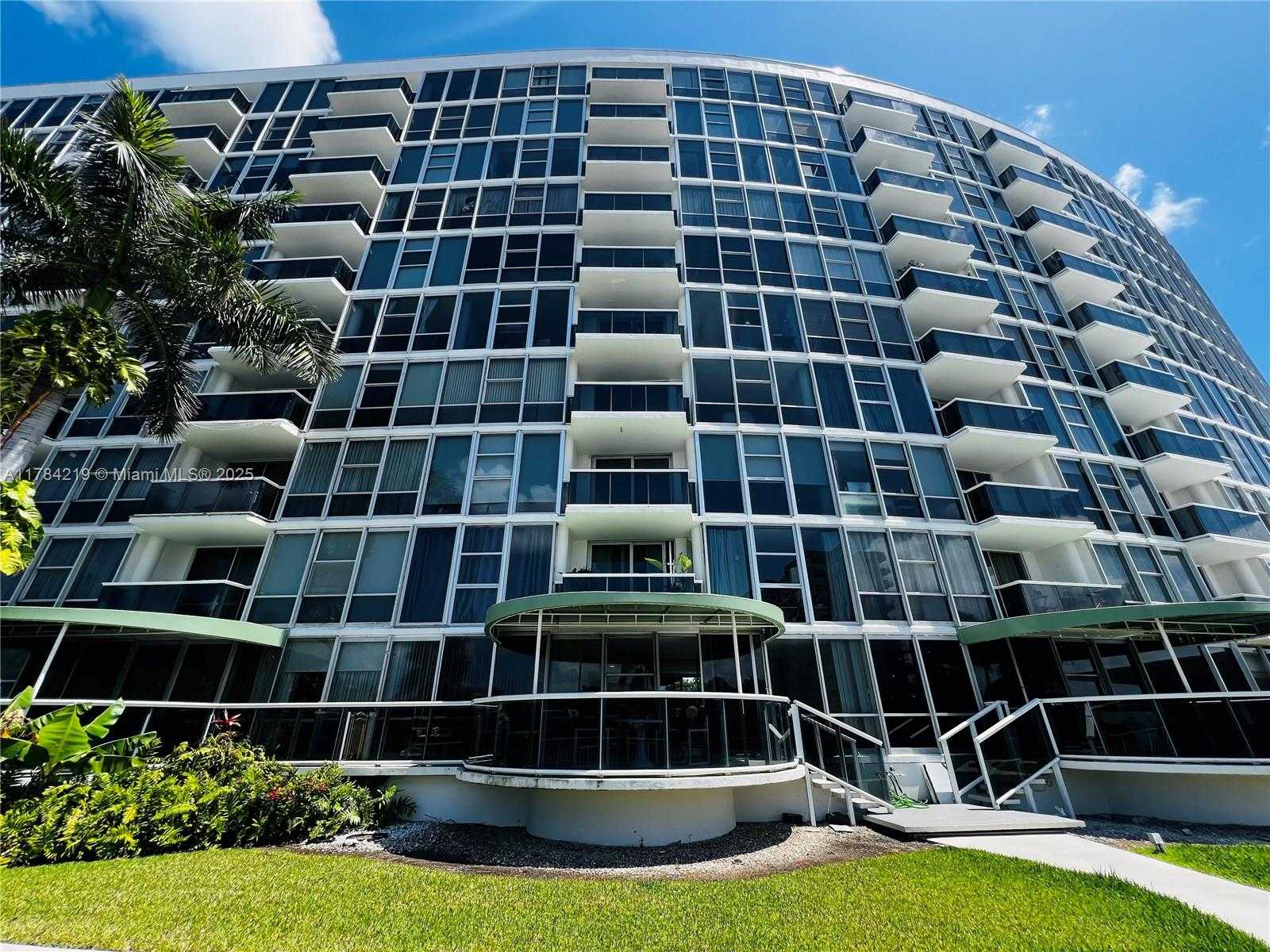 Small Image of 900 BAY DR #107, Miami Beach Number 32