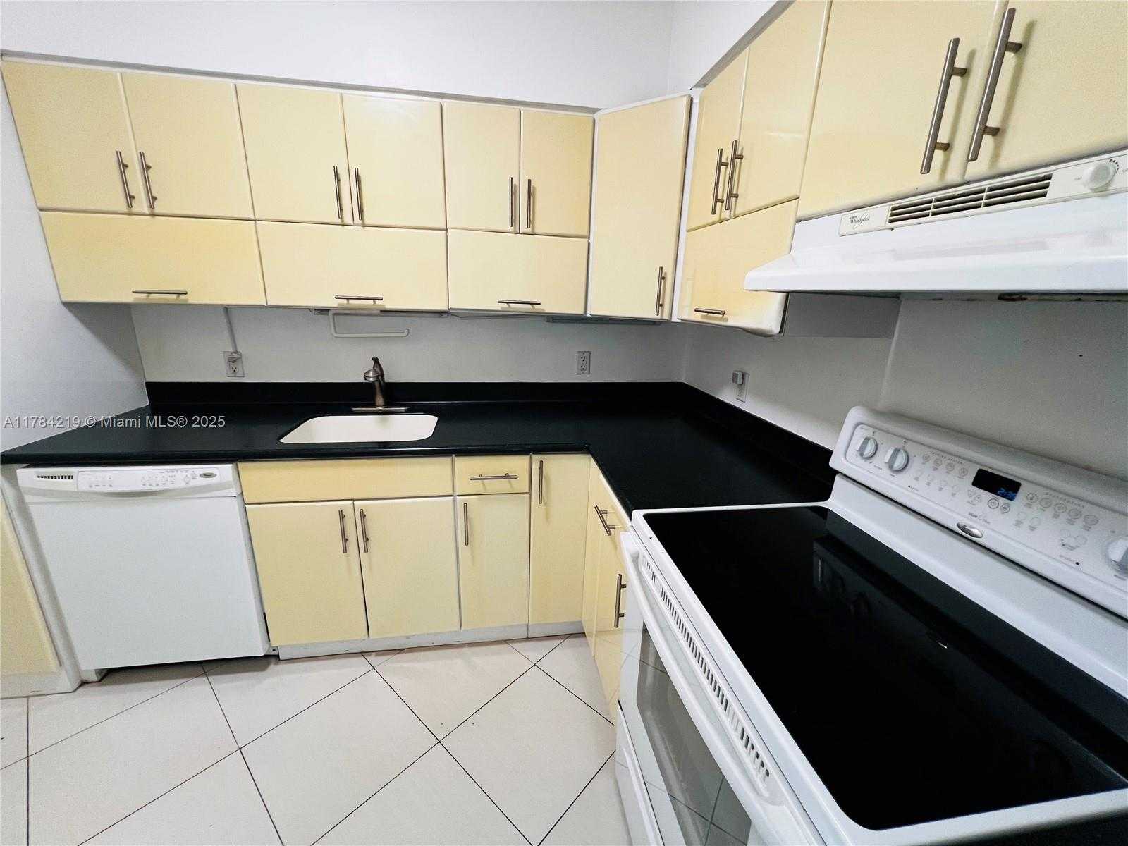 Small Image of 900 BAY DR #107, Miami Beach Number 9