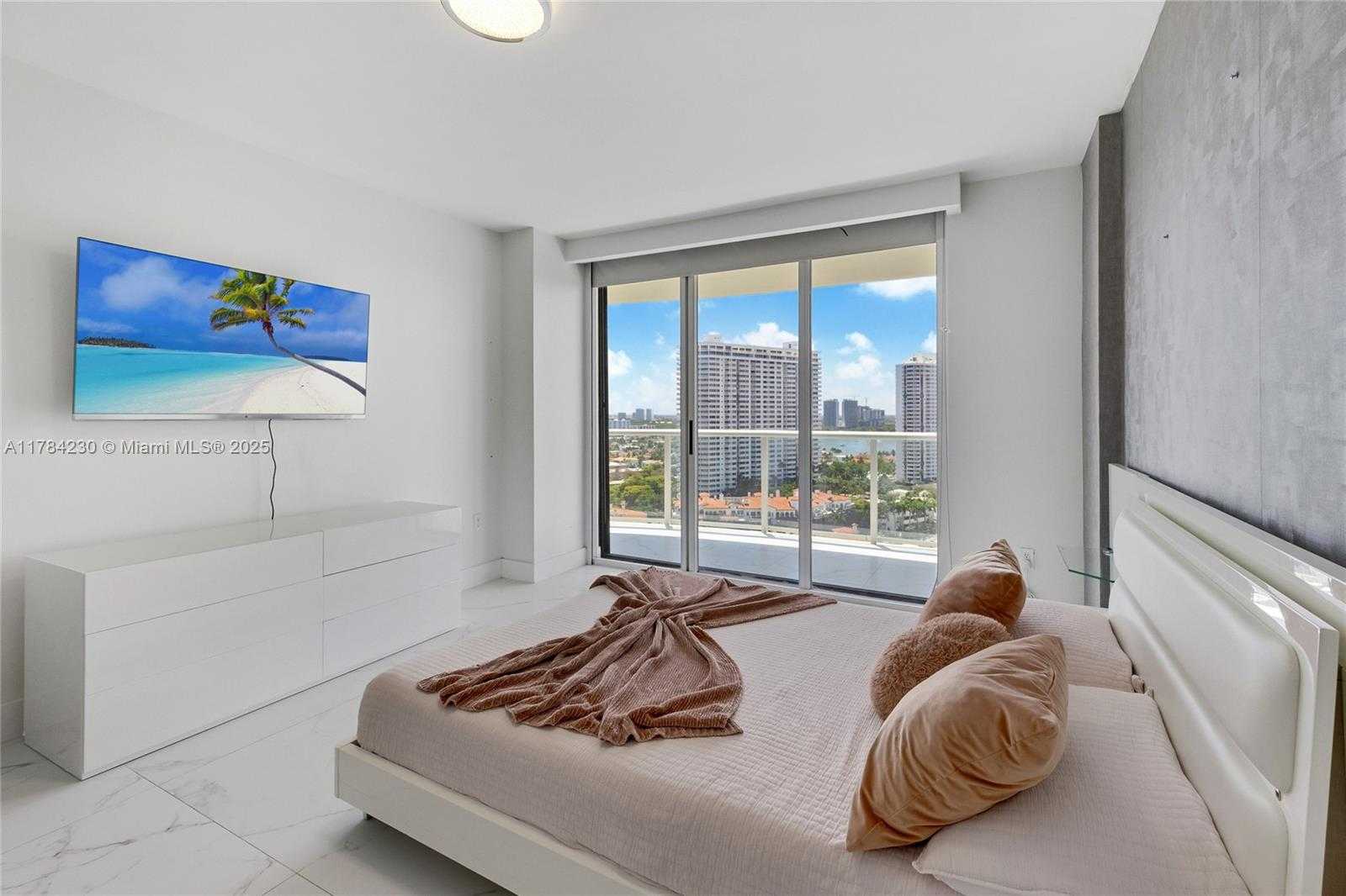 Small Image of 4000 ISLAND BLVD #2002, Aventura Number 11