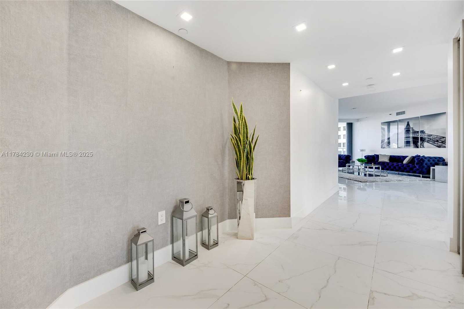 Small Image of 4000 ISLAND BLVD #2002, Aventura Number 3
