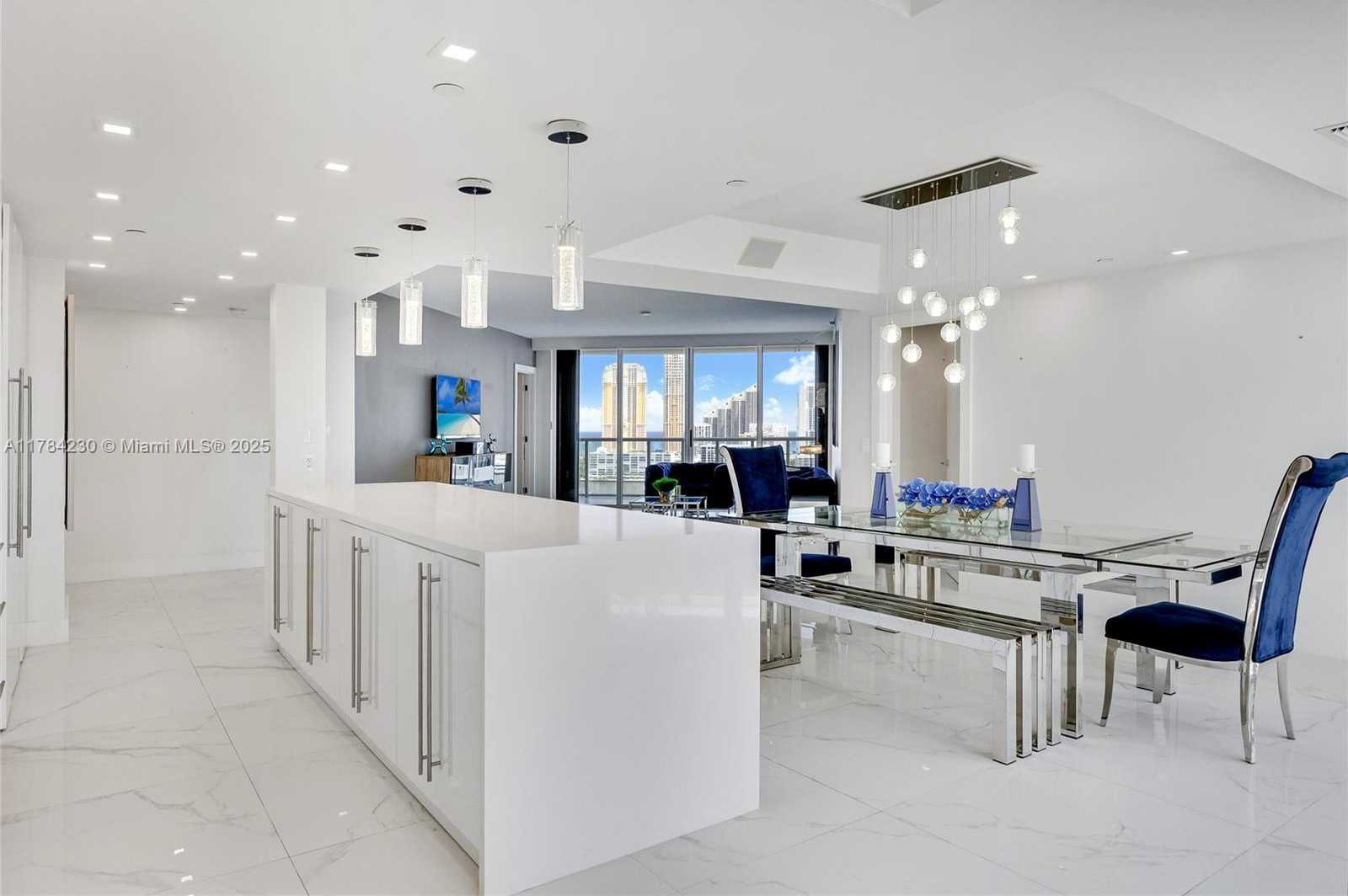Small Image of 4000 ISLAND BLVD #2002, Aventura Number 6