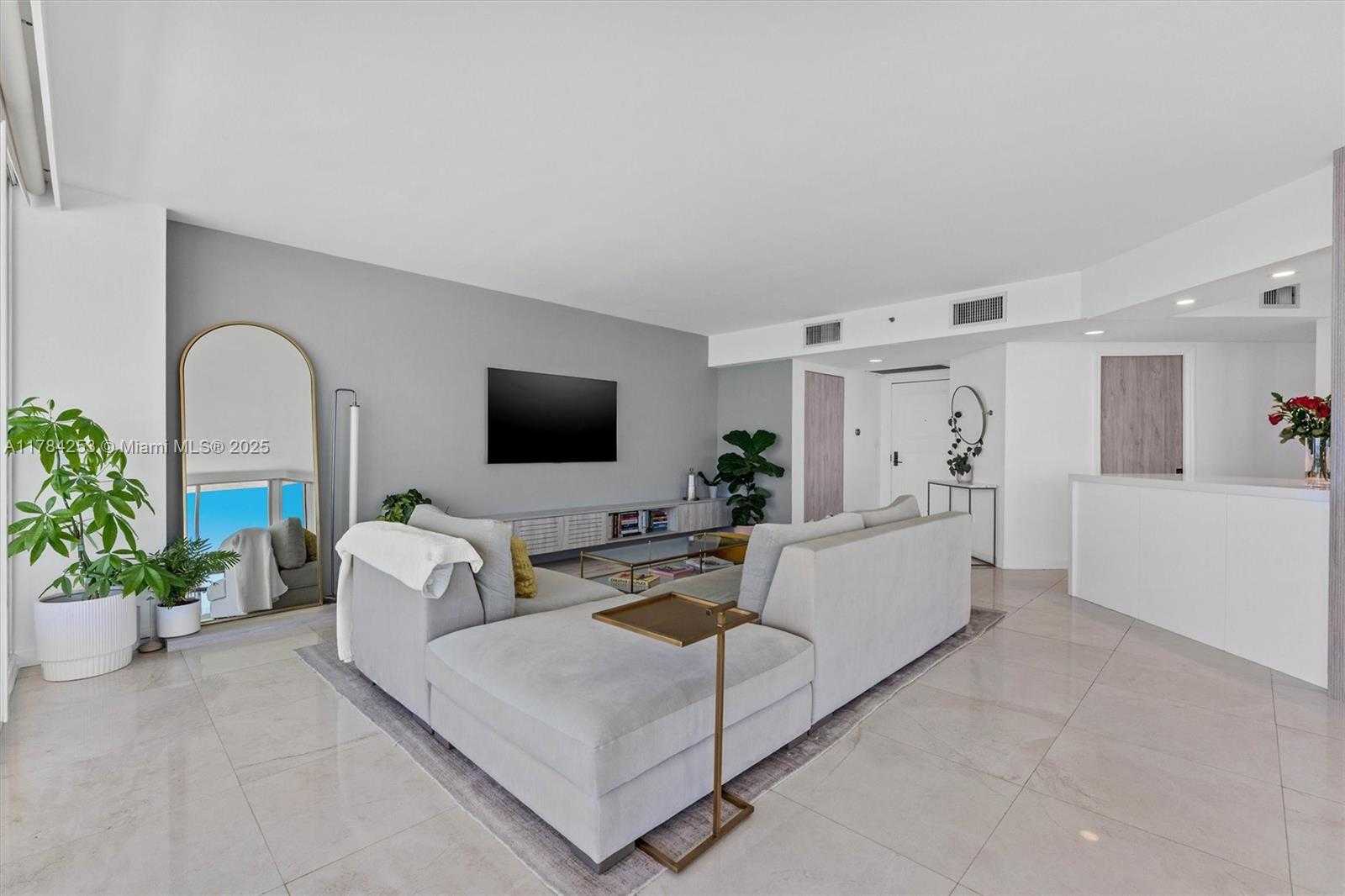 Small Image of 7330 OCEAN TER #20-B, Miami Beach Number 4