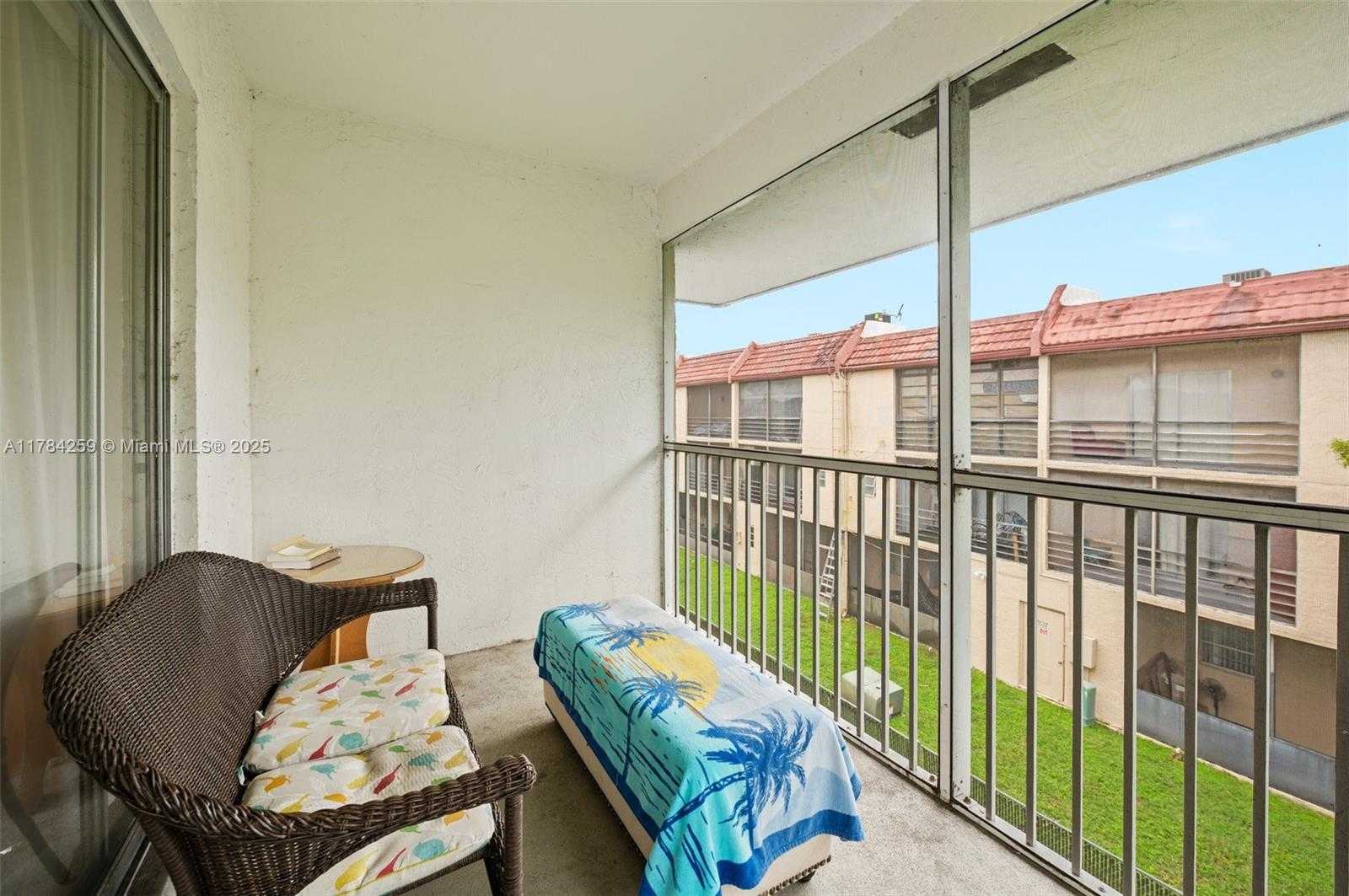 Small Image of 3000 RIVERSIDE DR #309-1, Coral Springs Number 19