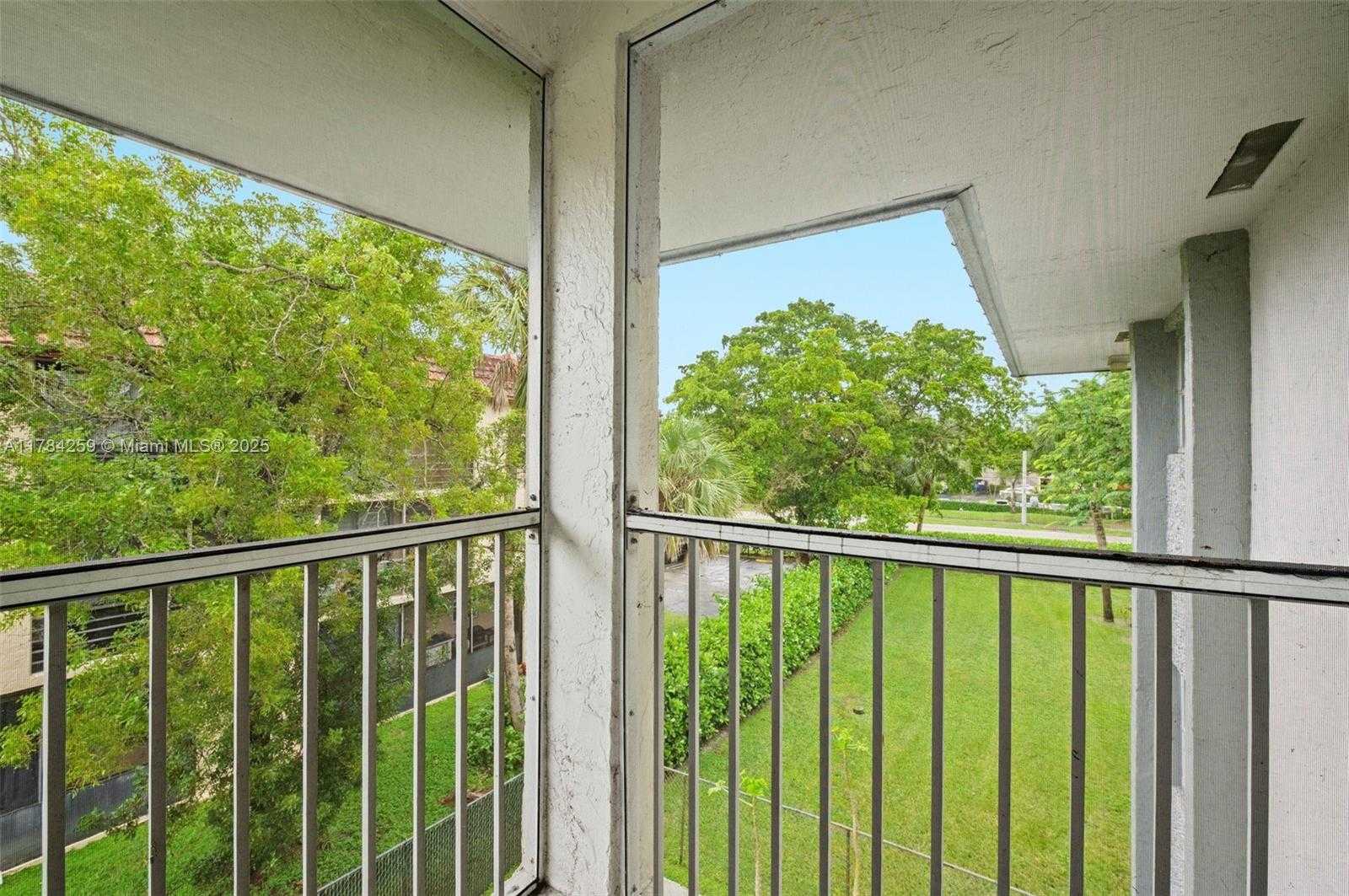 Small Image of 3000 RIVERSIDE DR #309-1, Coral Springs Number 20