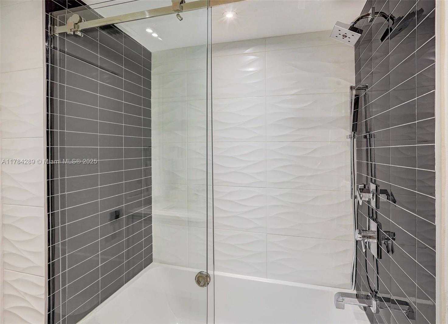 Small Image of 20191 EAST COUNTRY CLUB DR #802, Aventura Number 12