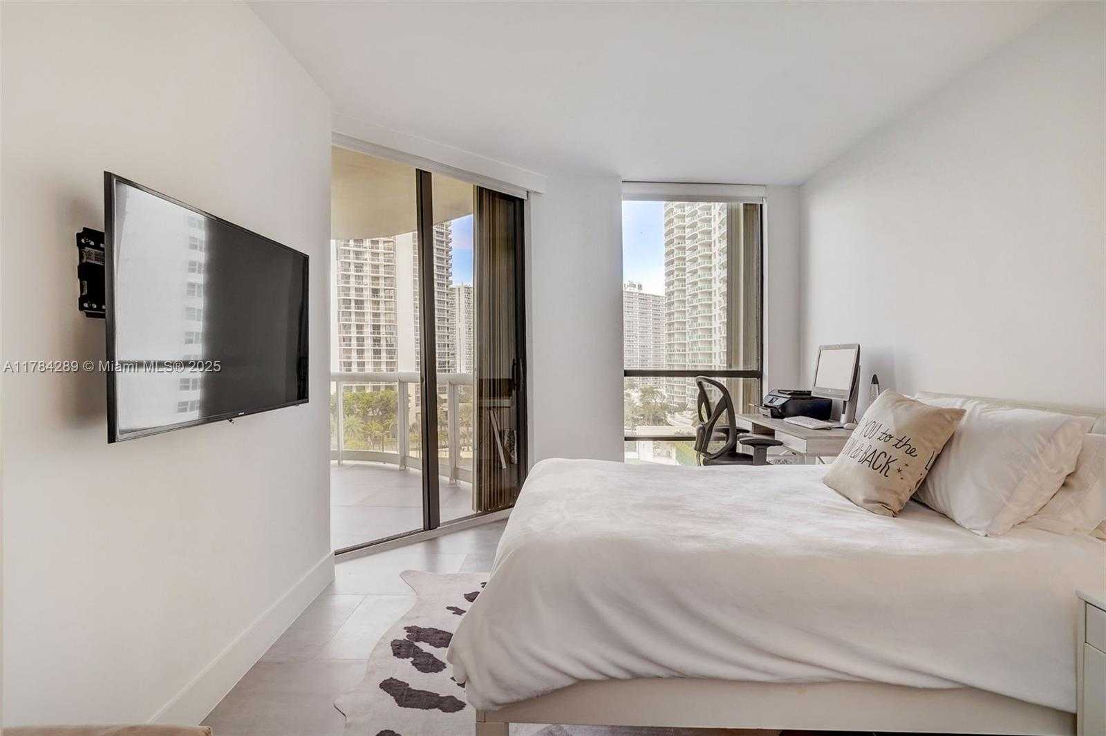 Small Image of 20191 EAST COUNTRY CLUB DR #802, Aventura Number 15