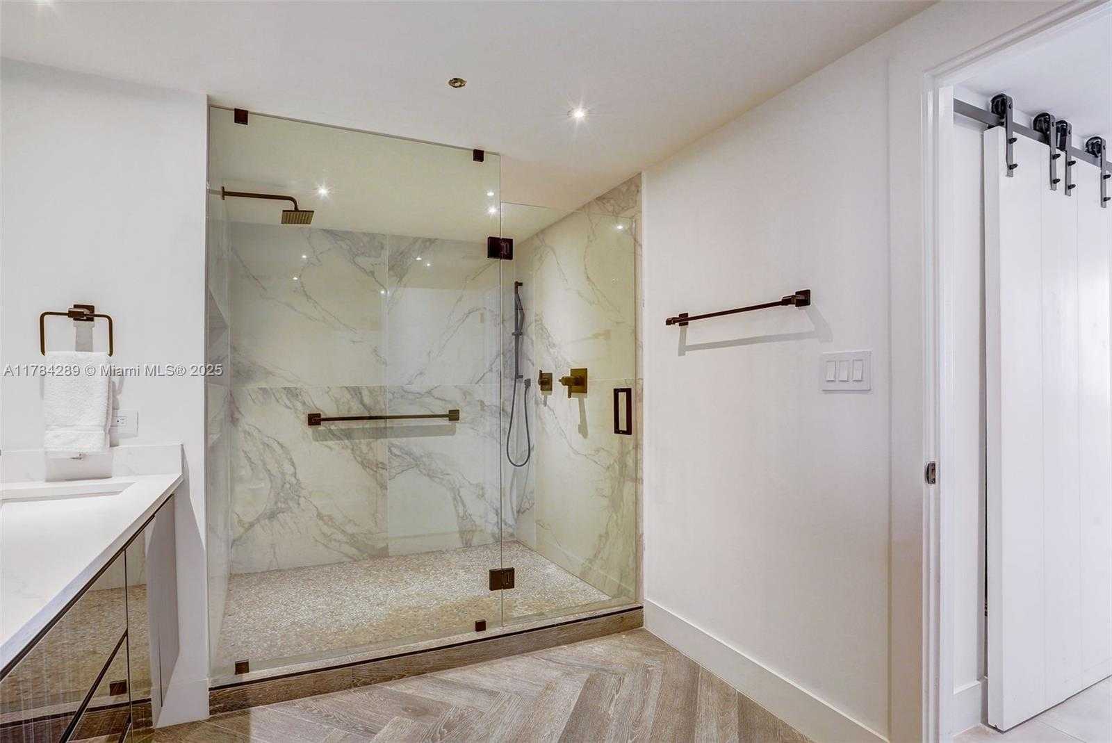 Small Image of 20191 EAST COUNTRY CLUB DR #802, Aventura Number 20
