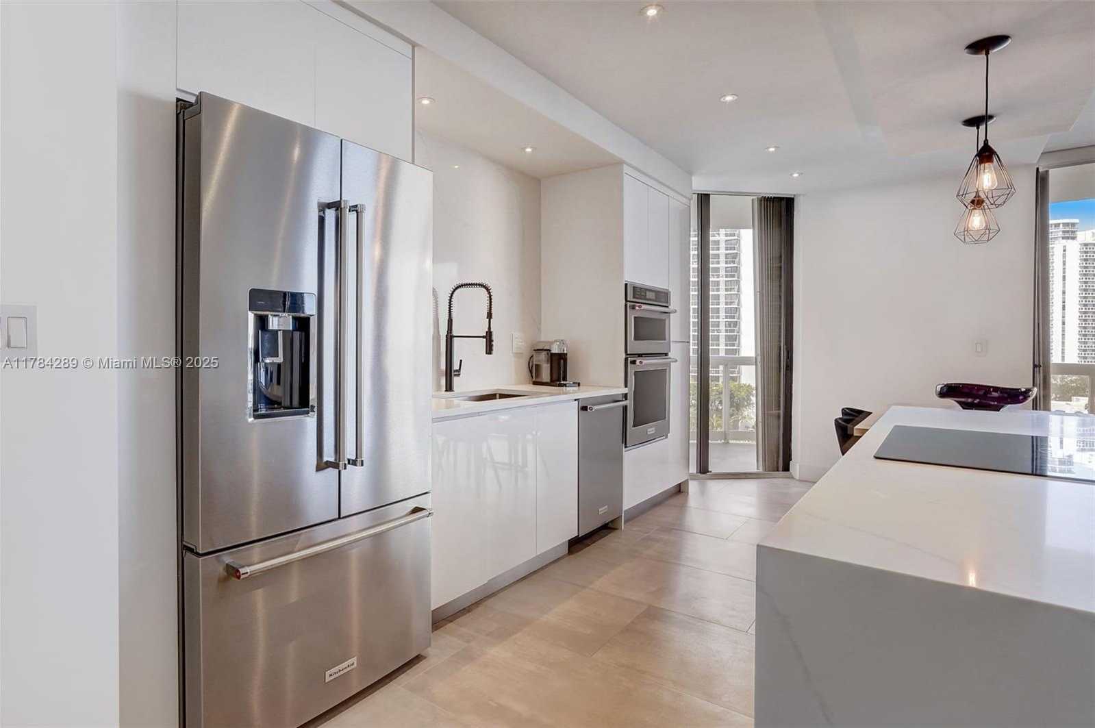 Small Image of 20191 EAST COUNTRY CLUB DR #802, Aventura Number 9