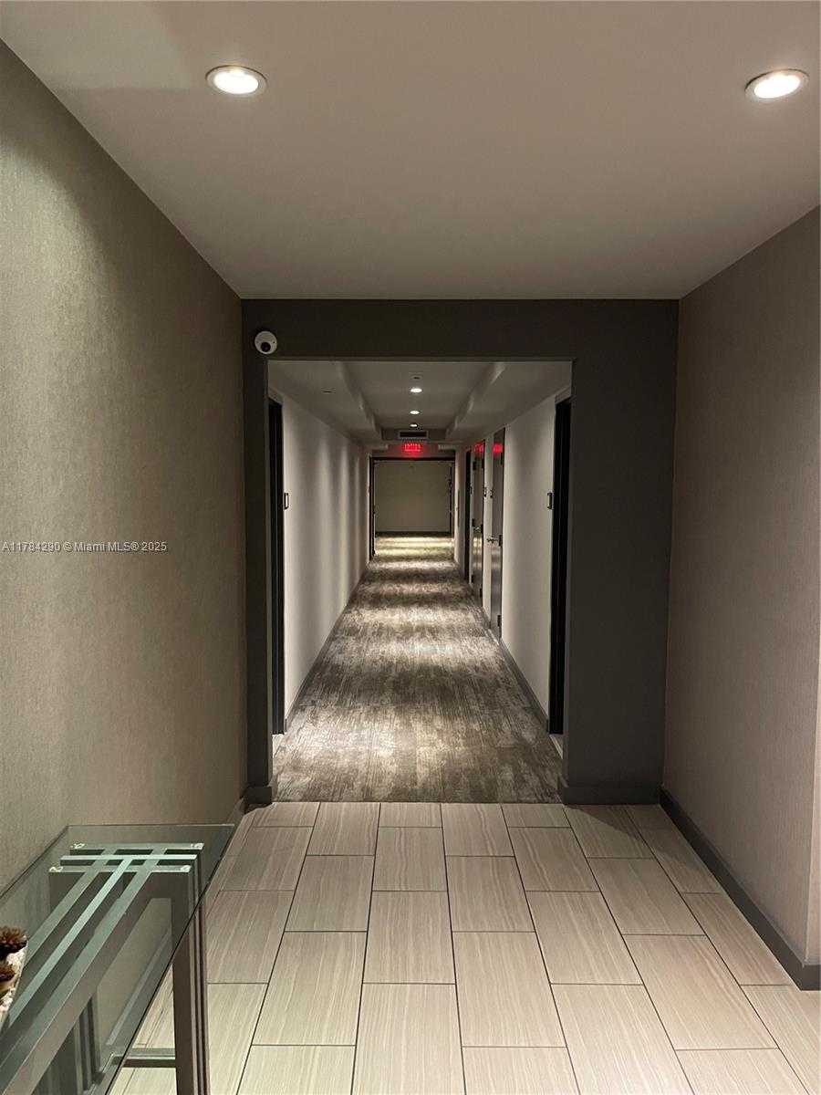 Small Image of 5300 PASEO BLVD #1205, Doral Number 19