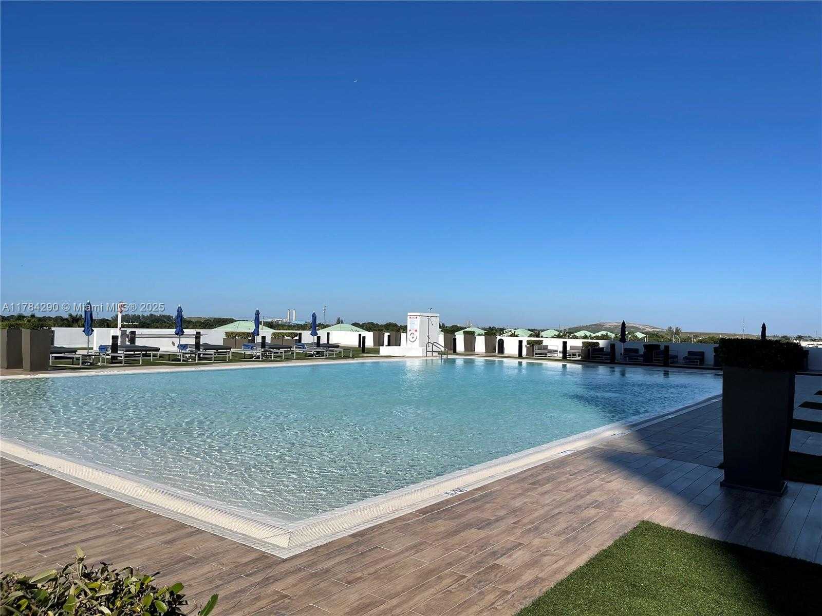 Small Image of 5300 PASEO BLVD #1205, Doral Number 3
