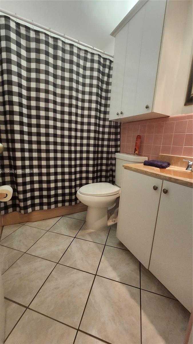 Small Image of 900 SOUTH WEST 10TH TER #21S, Hallandale Beach Number 15