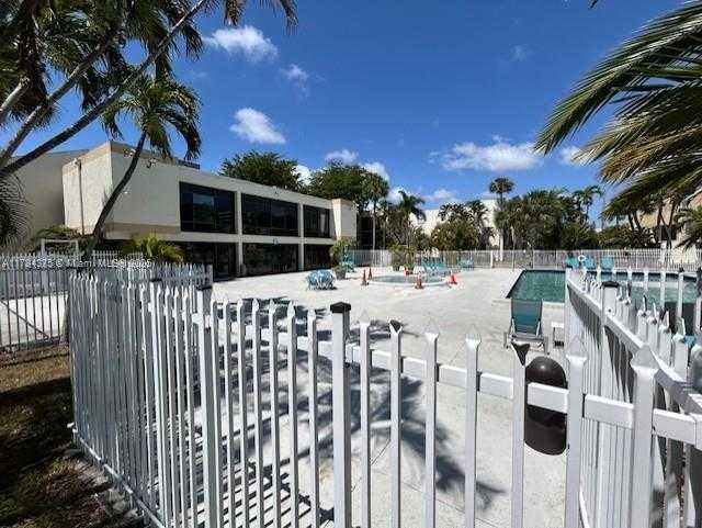 Small Image of 20200 WEST COUNTRY CLUB DR #PH16, Aventura Number 21