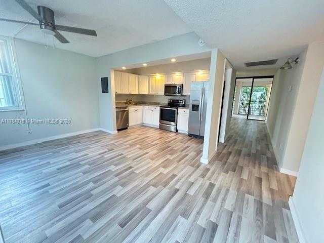 Small Image of 20200 WEST COUNTRY CLUB DR #PH16, Aventura Number 3