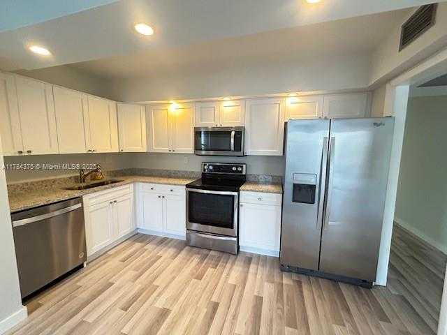 Small Image of 20200 WEST COUNTRY CLUB DR #PH16, Aventura Number 5