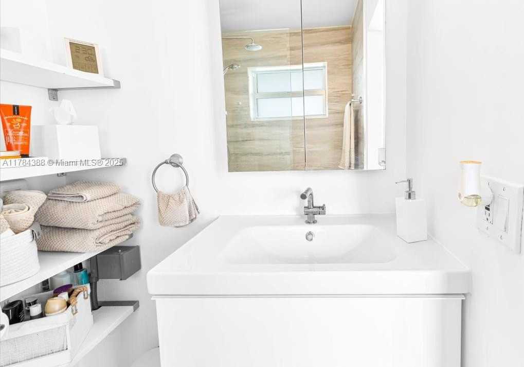 Small Image of 7904 WEST DR #1004, North Bay Village Number 16