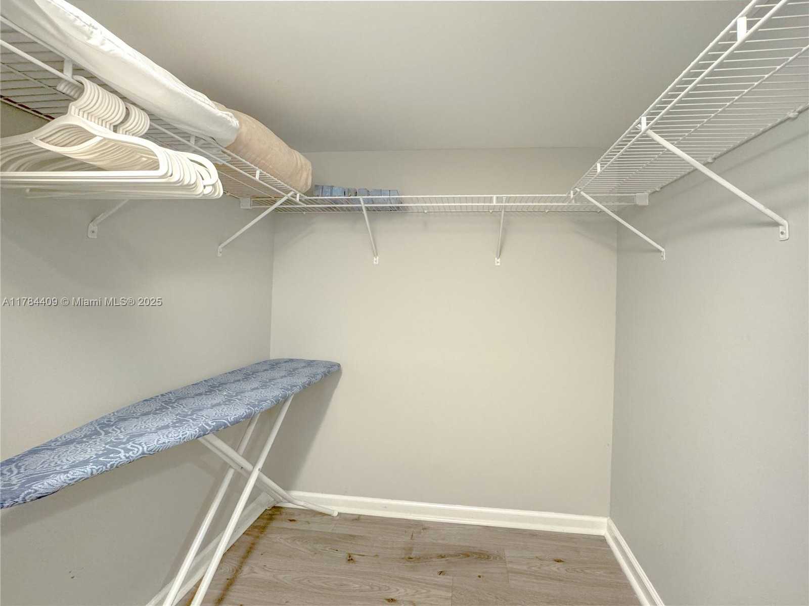 Small Image of 1200 BRICKELL BAY DR #1504, Miami Number 10