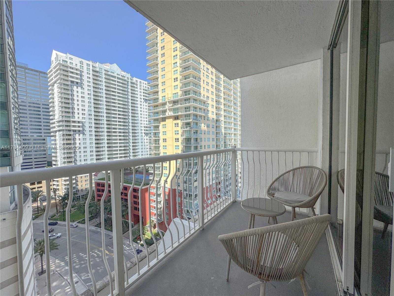 Small Image of 1200 BRICKELL BAY DR #1504, Miami Number 12