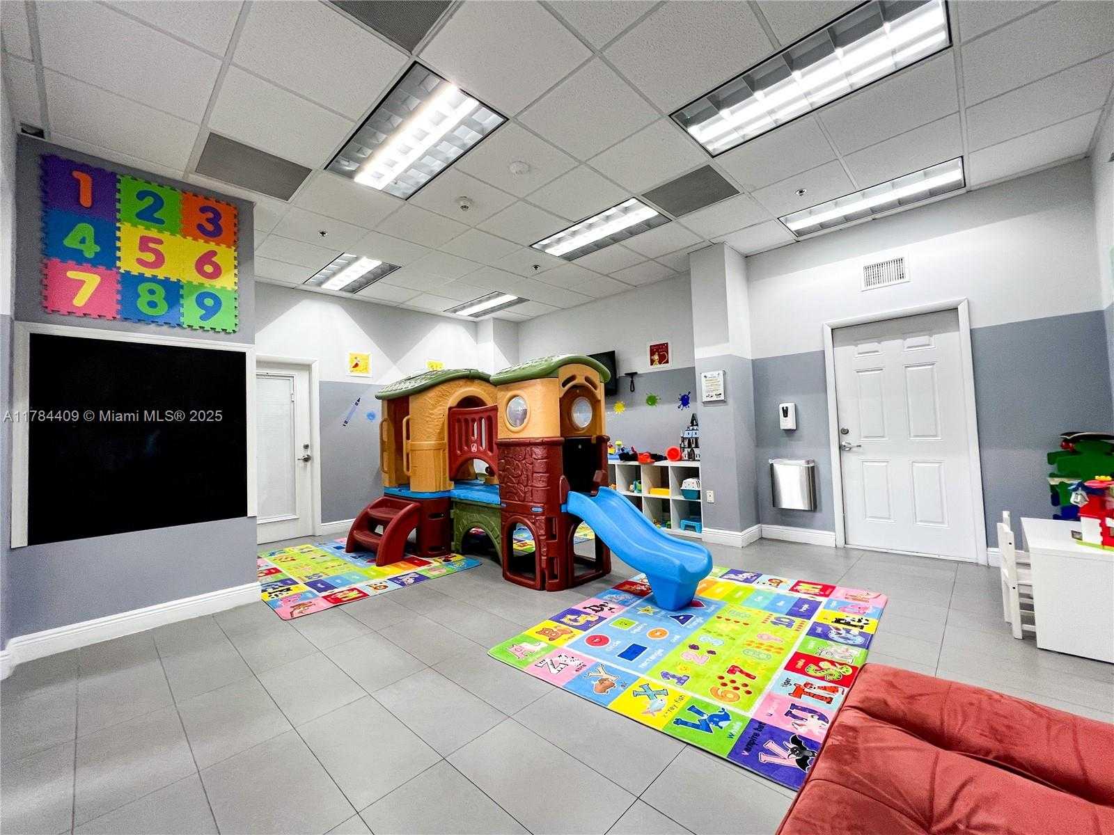 Small Image of 1200 BRICKELL BAY DR #1504, Miami Number 16