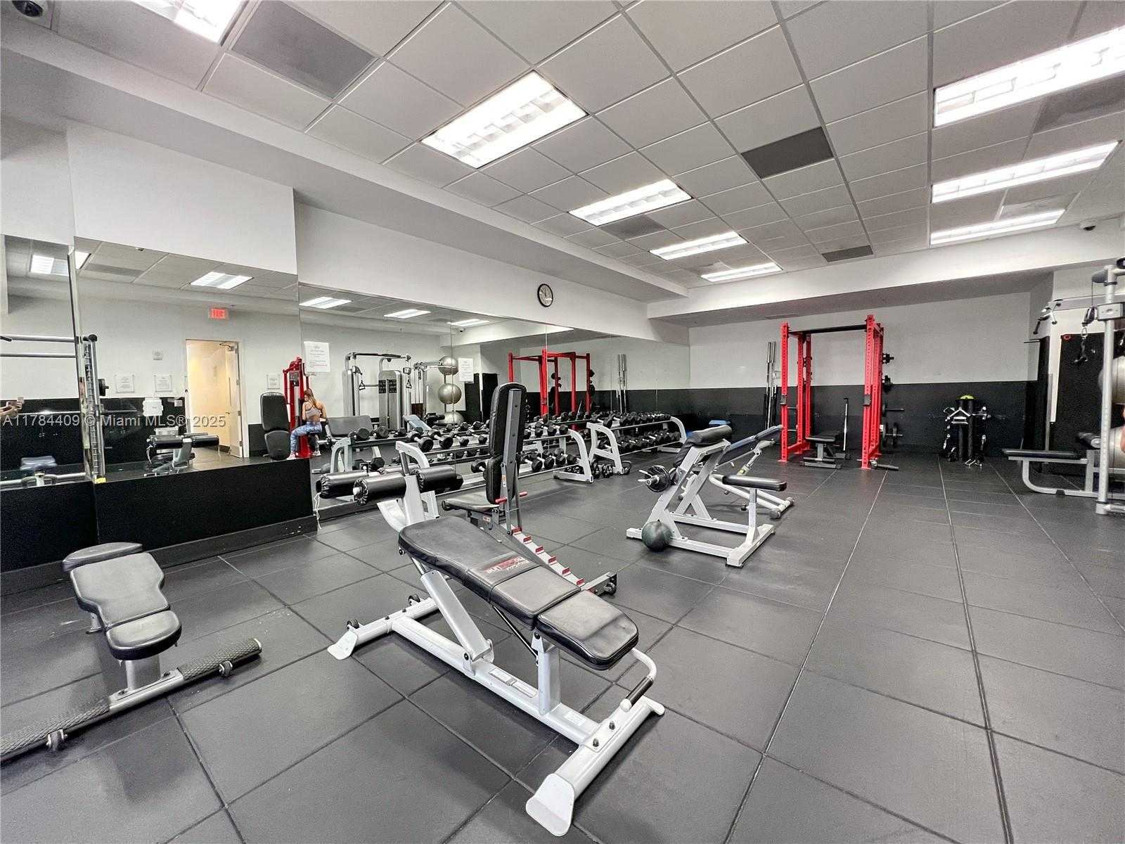 Small Image of 1200 BRICKELL BAY DR #1504, Miami Number 19
