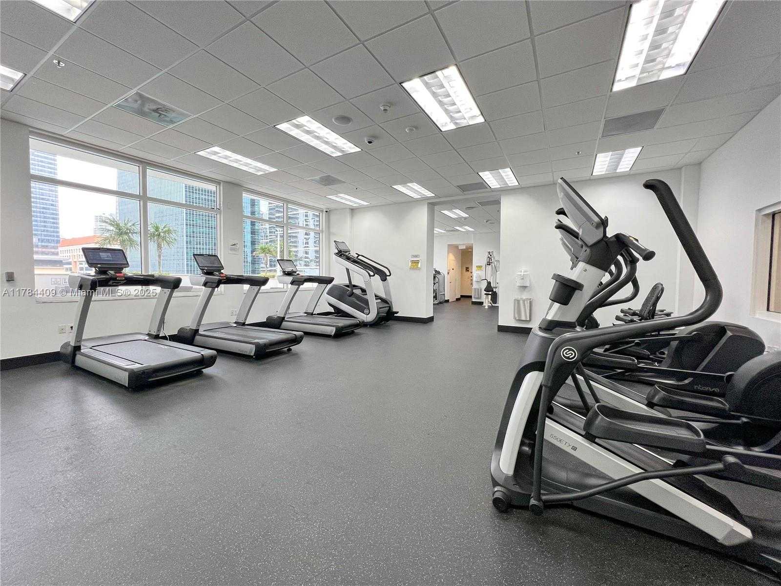 Small Image of 1200 BRICKELL BAY DR #1504, Miami Number 20