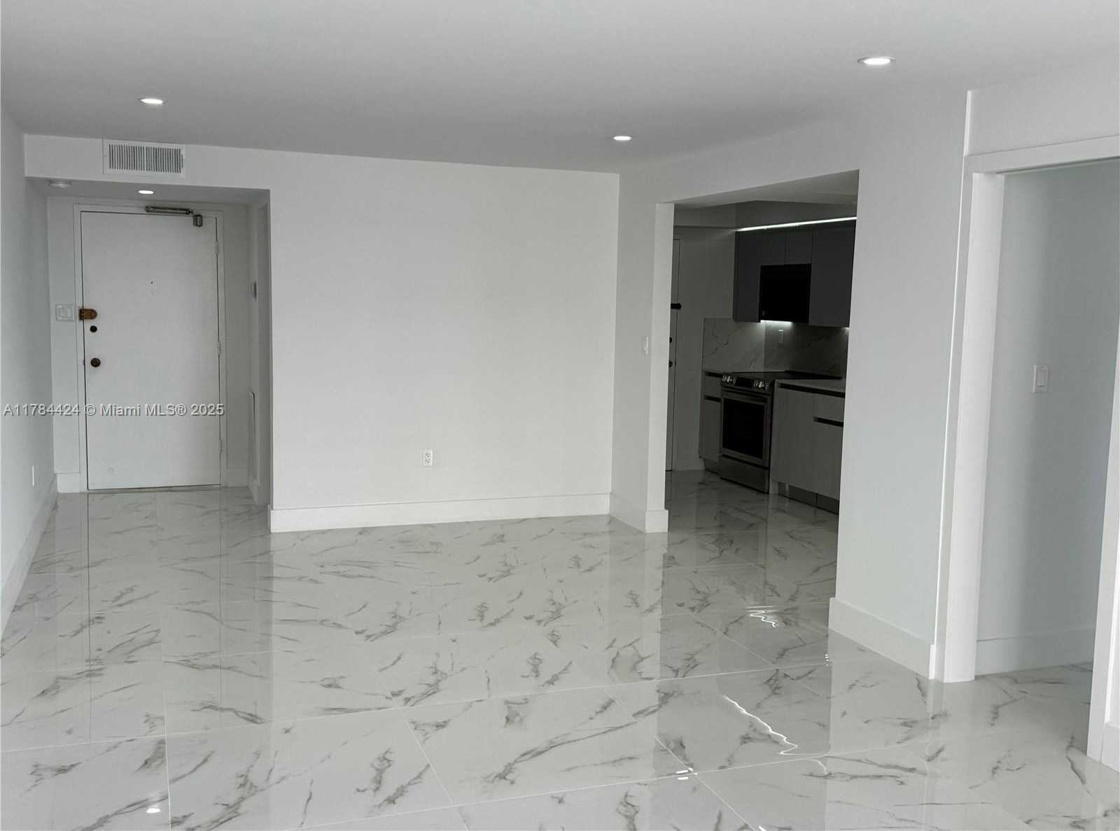 Small Image of 18031 BISCAYNE BLVD #502, Aventura Number 11