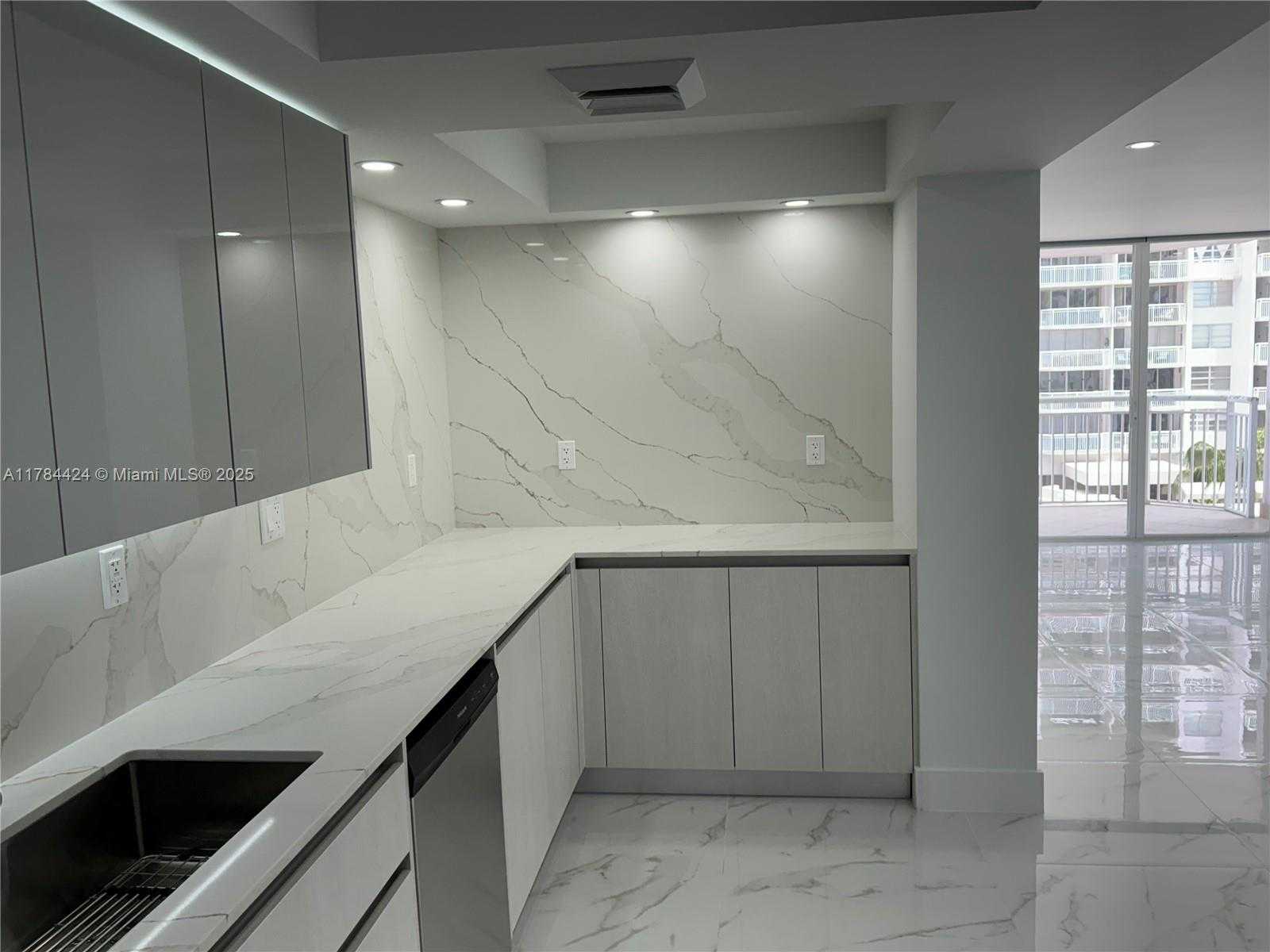Small Image of 18031 BISCAYNE BLVD #502, Aventura Number 14