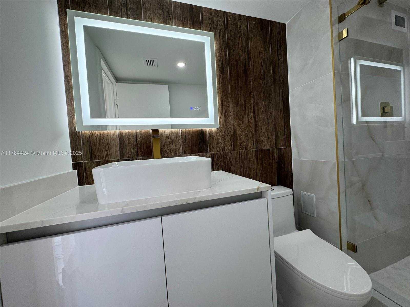 Small Image of 18031 BISCAYNE BLVD #502, Aventura Number 16