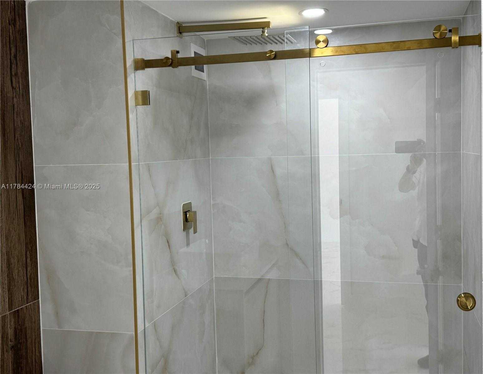 Small Image of 18031 BISCAYNE BLVD #502, Aventura Number 17
