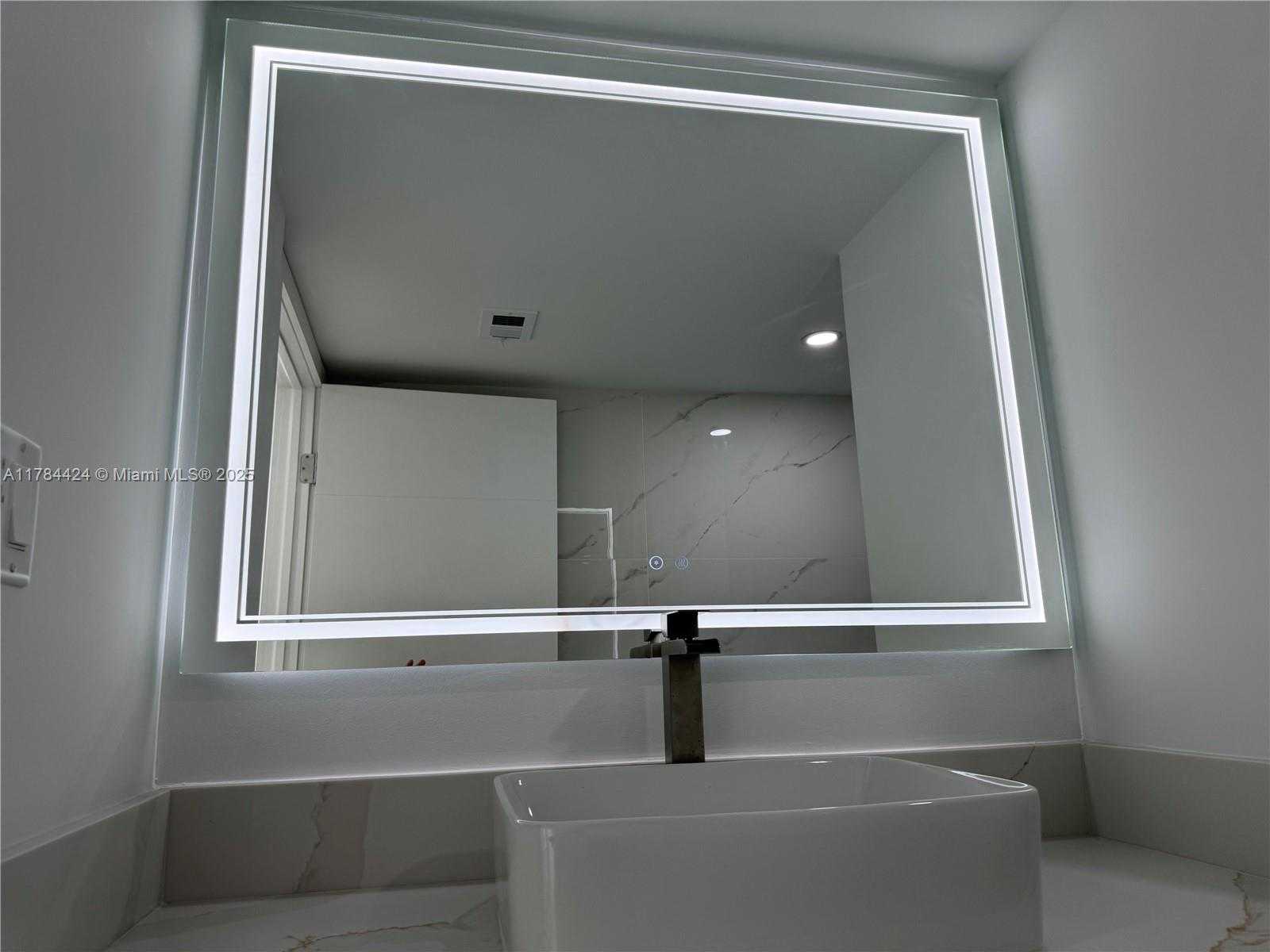 Small Image of 18031 BISCAYNE BLVD #502, Aventura Number 20