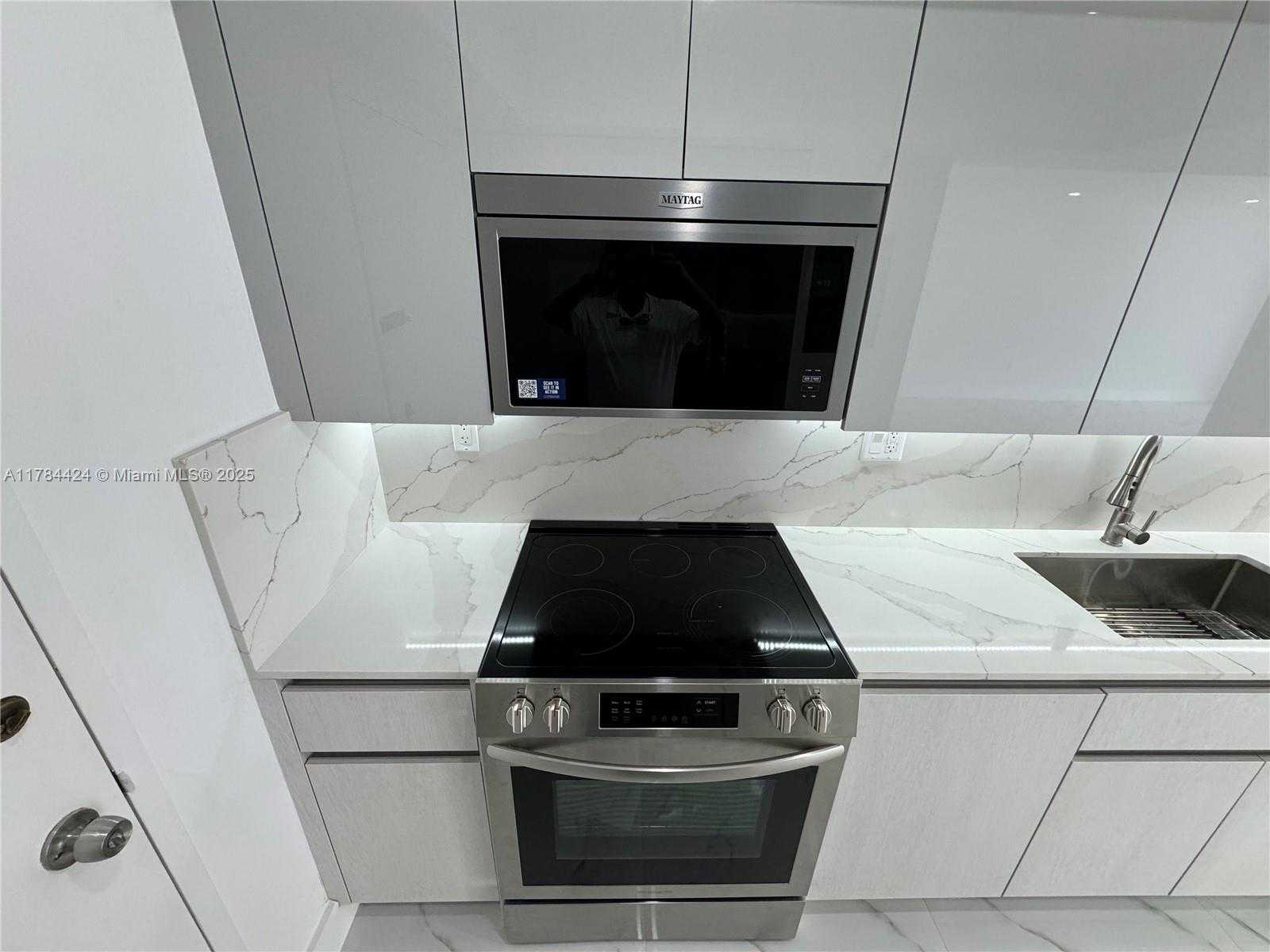 Small Image of 18031 BISCAYNE BLVD #502, Aventura Number 6