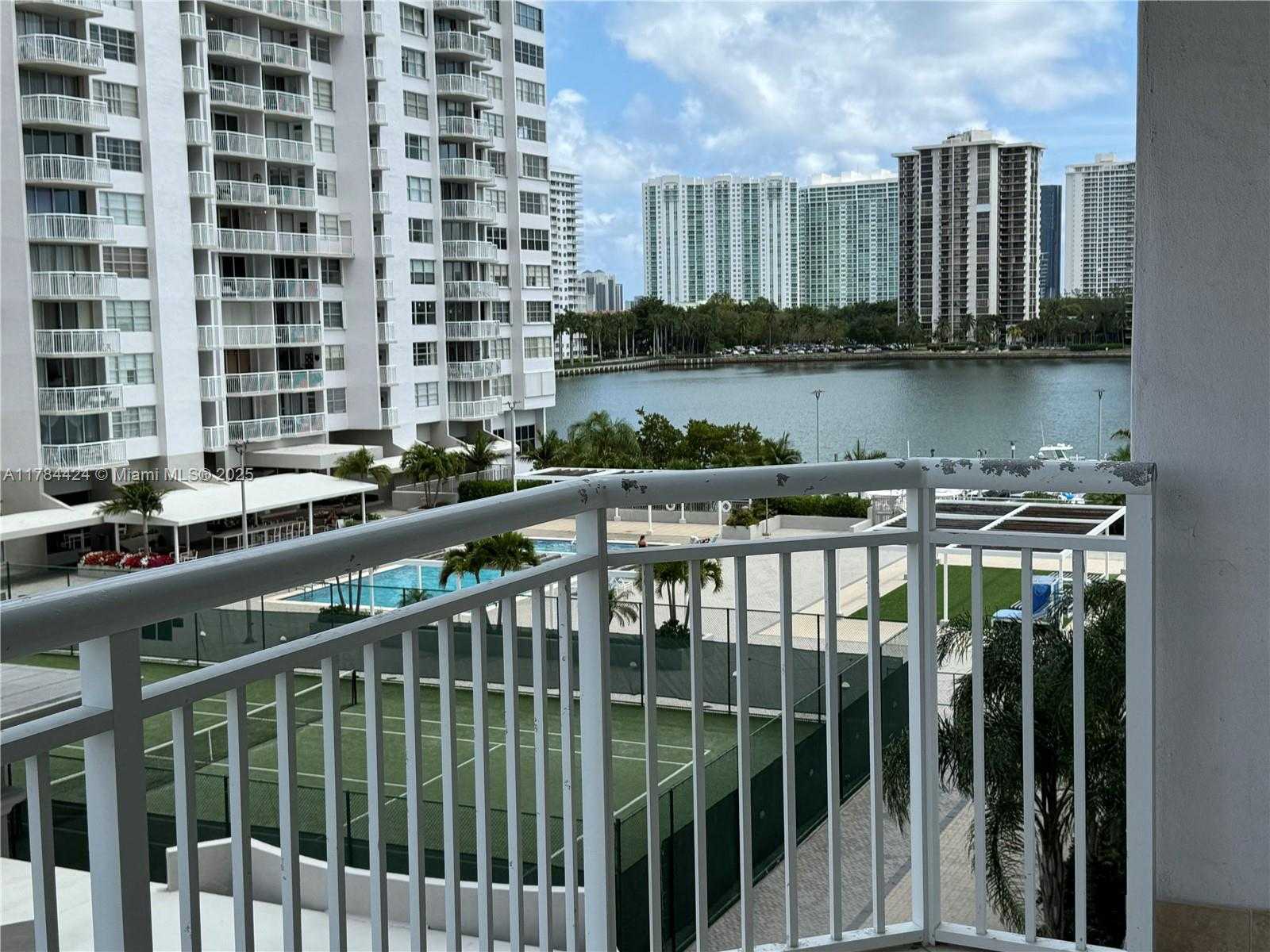 Small Image of 18031 BISCAYNE BLVD #502, Aventura Number 9