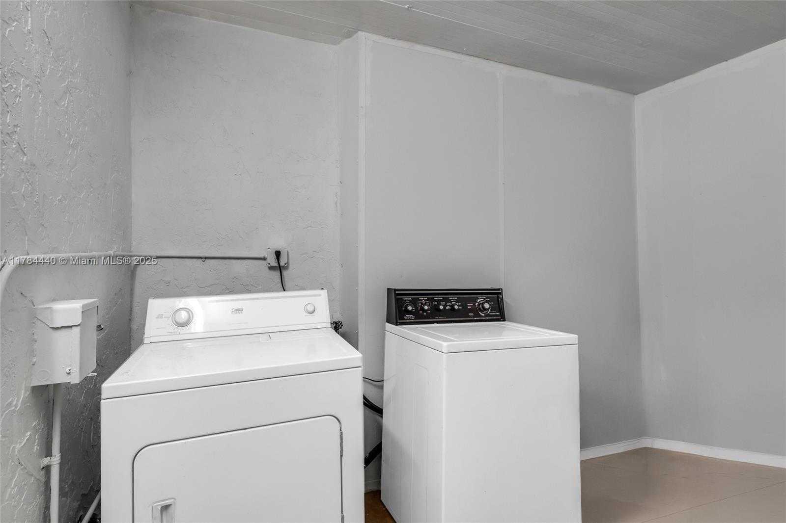 Small Image of 2170 WEST 60TH ST #16108, Hialeah Number 29