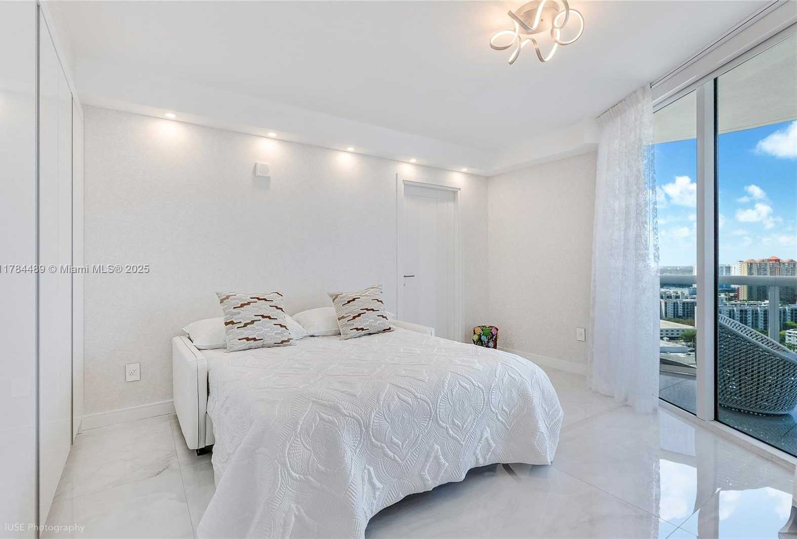 Small Image of 17201 COLLINS AVE #2409, Sunny Isles Beach Number 16