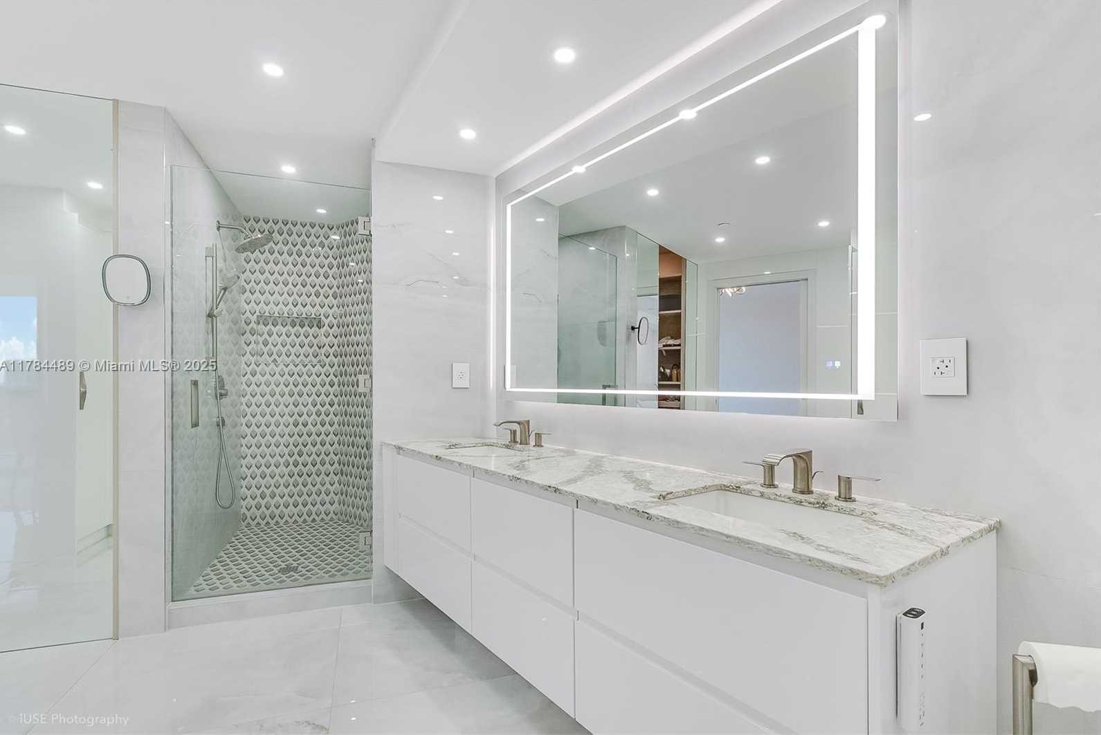 Small Image of 17201 COLLINS AVE #2409, Sunny Isles Beach Number 17