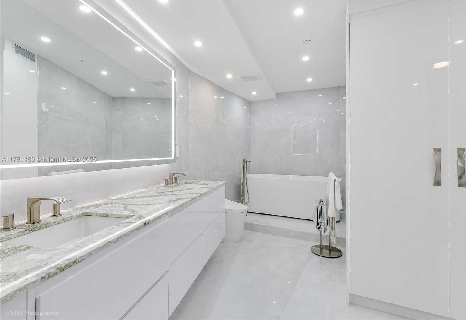 Small Image of 17201 COLLINS AVE #2409, Sunny Isles Beach Number 18