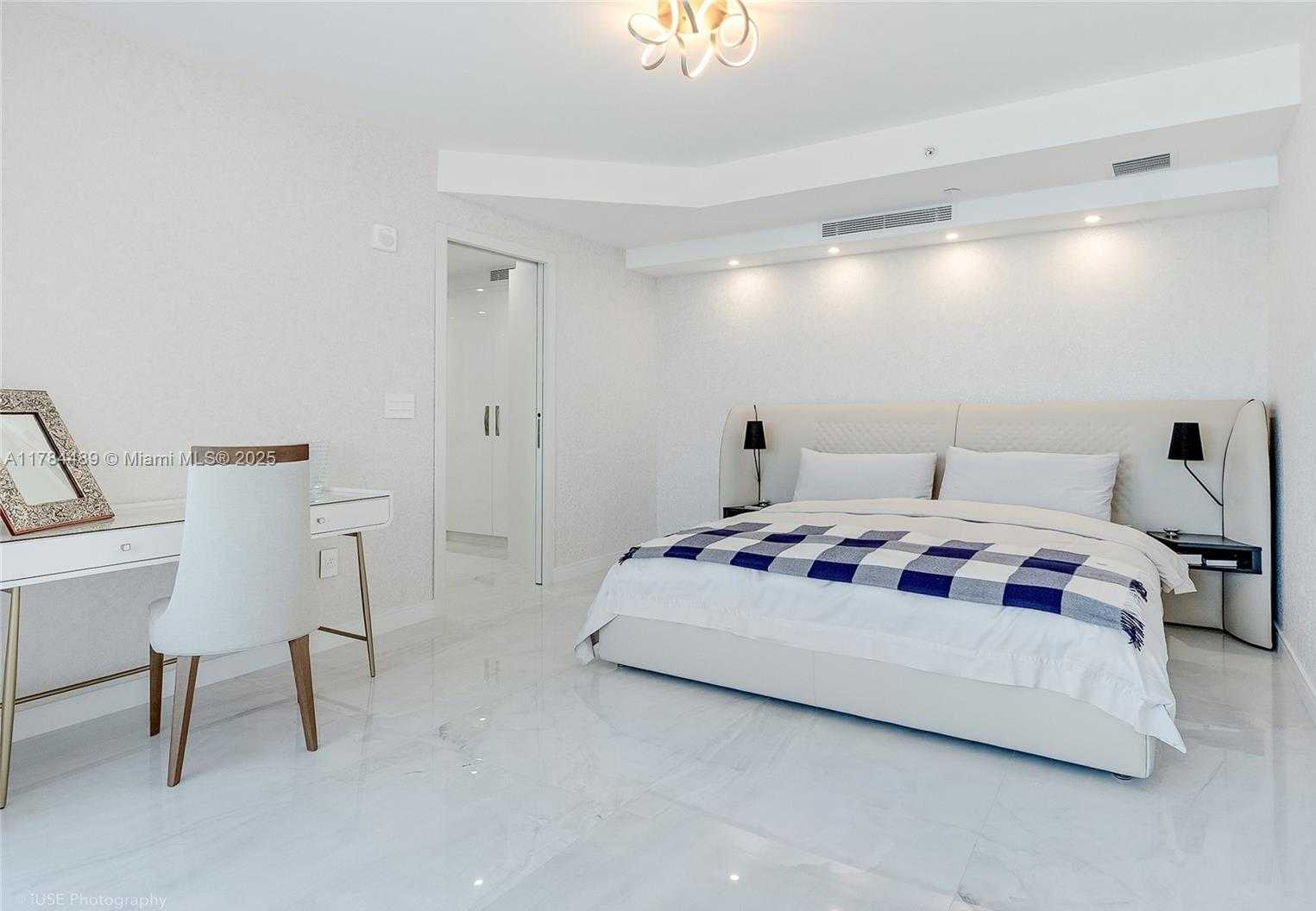 Small Image of 17201 COLLINS AVE #2409, Sunny Isles Beach Number 20