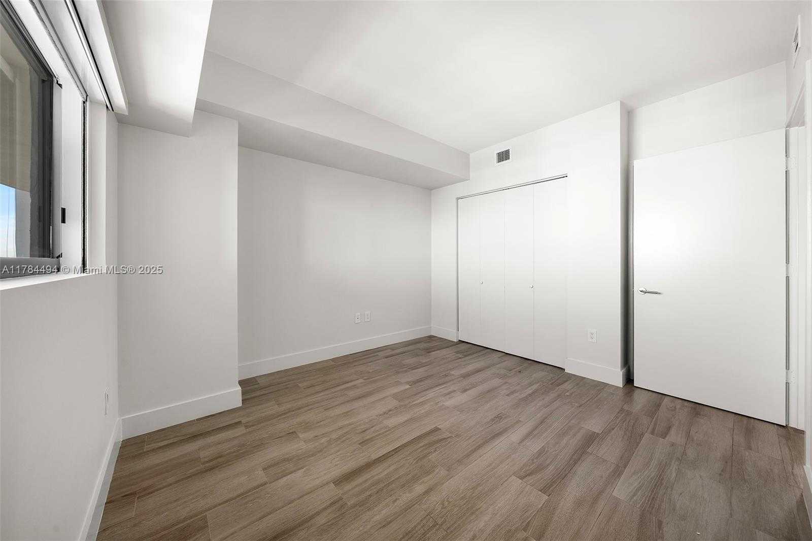 Small Image of 460 NORTH EAST 28TH ST #2707, Miami Number 13