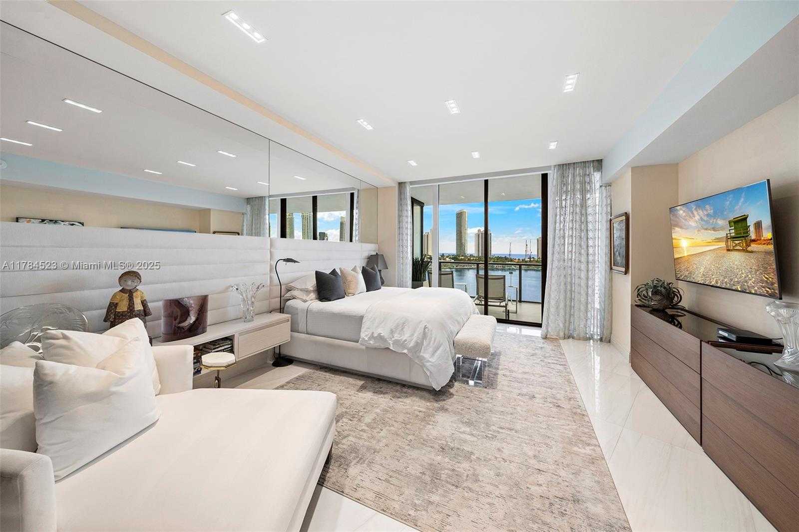 Small Image of 5500 ISLAND ESTATES DR #705, Aventura Number 26