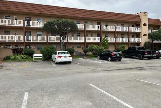 Small Image of 9350 SUNRISE LAKES BLVD #109, Sunrise Number 12